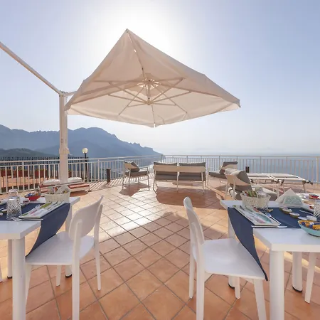 Gala Giovanna Panzió Ravello